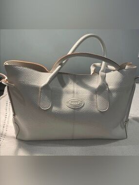 White Pebbled fake Leather Tote bag 10x18